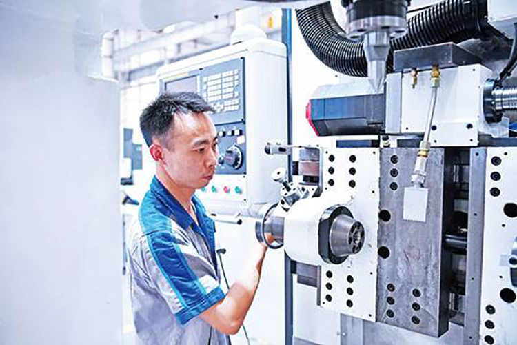 Primary and secondary maintenance of machine tool 